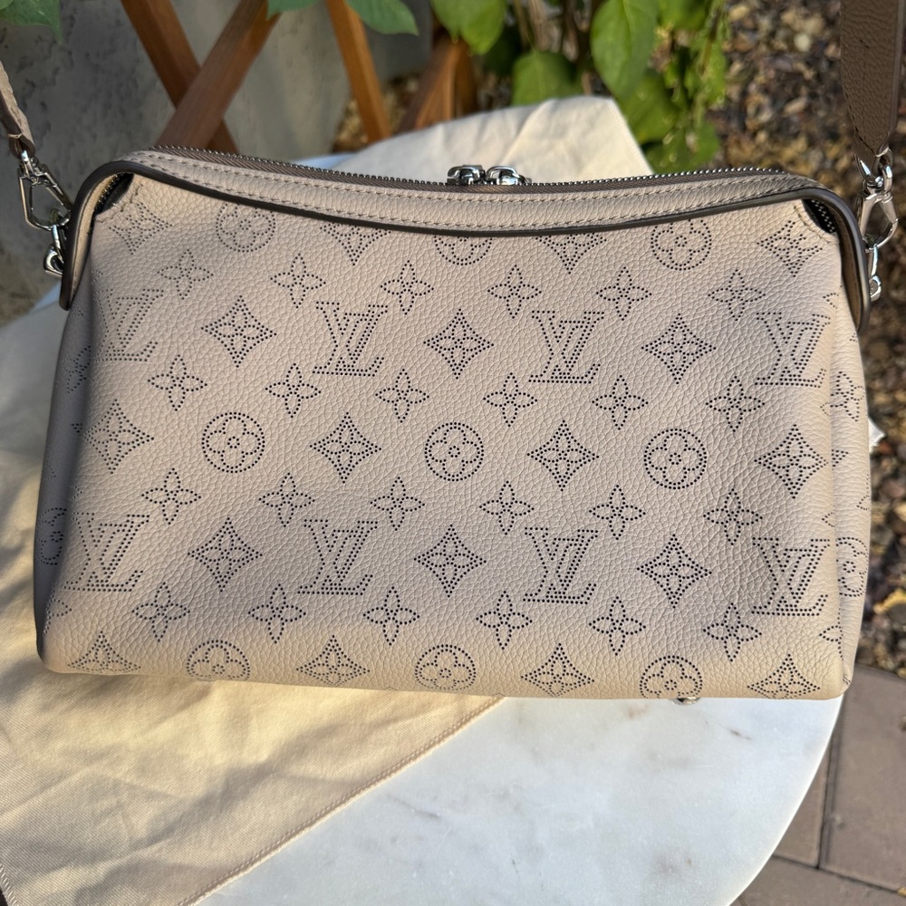 SOLD Louis Vuitton Monogram Mahina Leather Hand It All PM Crossbody - Picture 4 of 16